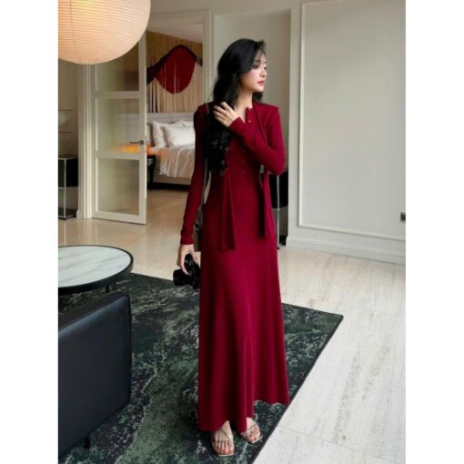 Set Đầm Maxi Dài Tay Nẹp Cúc Phối Kèm Khăn Choàng SA075 Chemstore - Hình ảnh 3